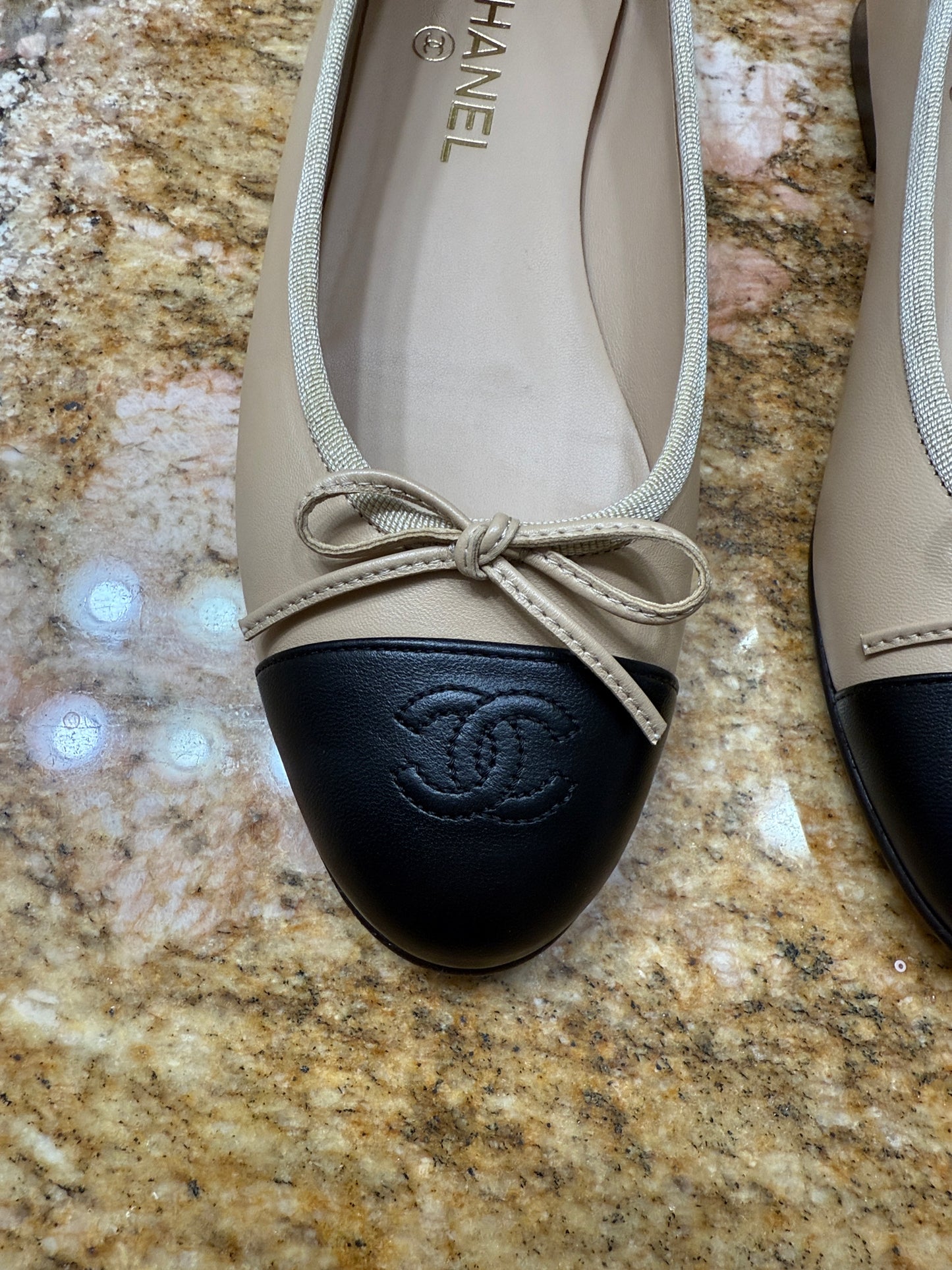 Women's CC Cap Toe Bow Ballerina Flats Leather