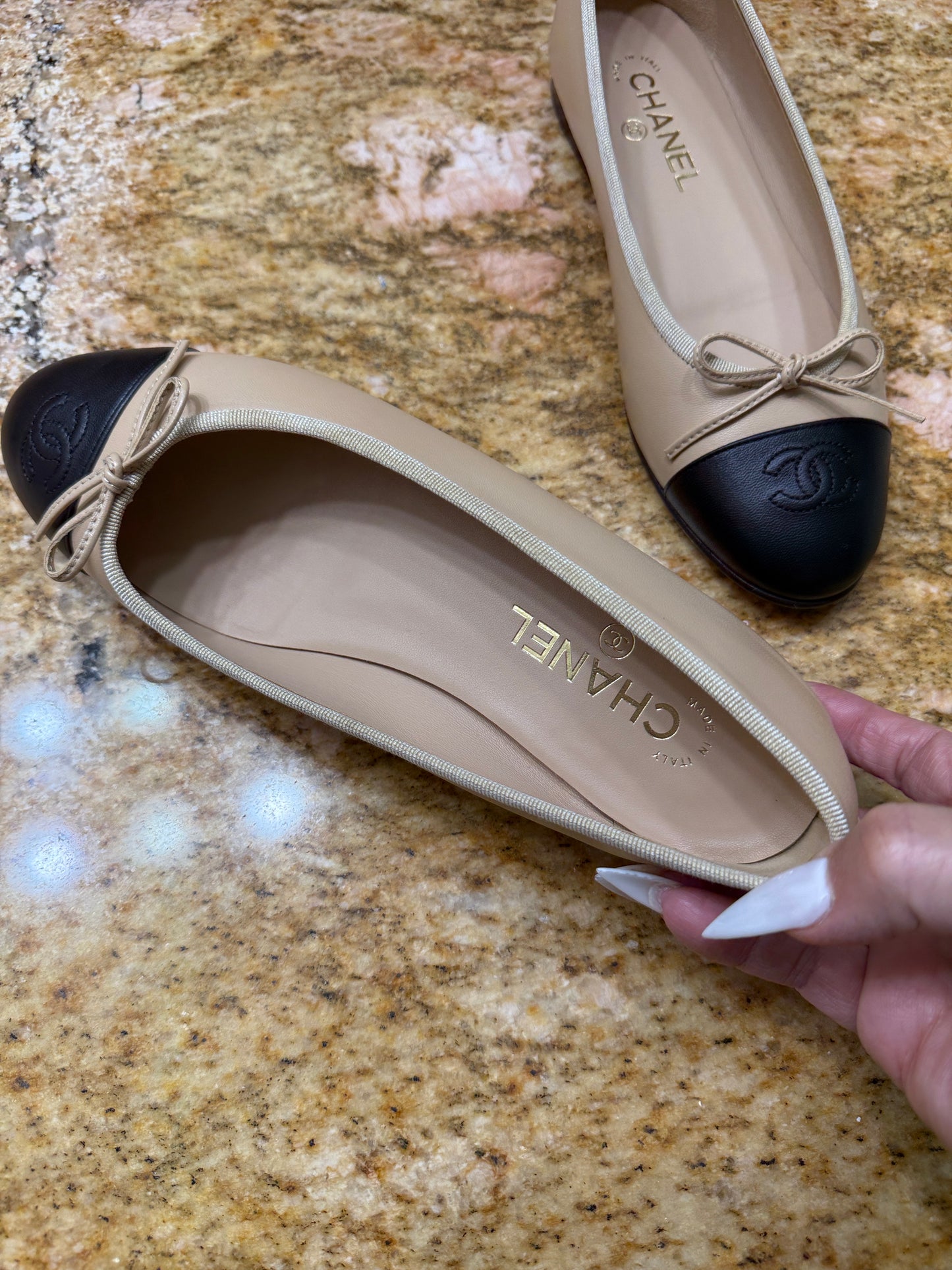 Women's CC Cap Toe Bow Ballerina Flats Leather