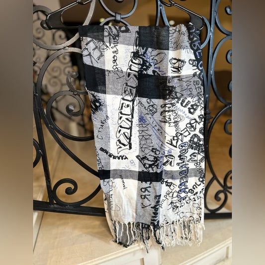 Abstract Burberry Scarf – Black and White Checkered (Pre-Owned)