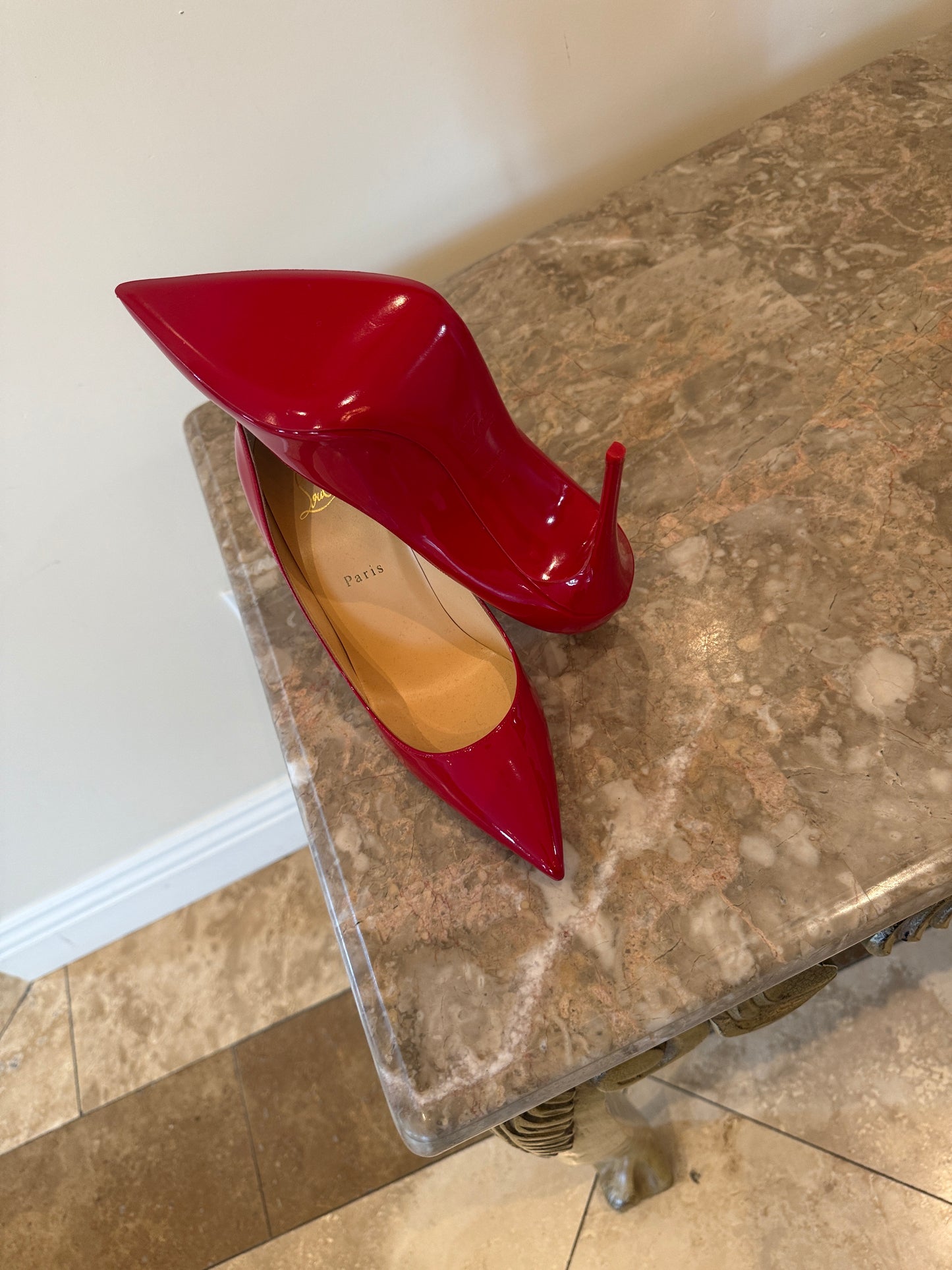 Christian Louboutin So Kate 100 Red pattern