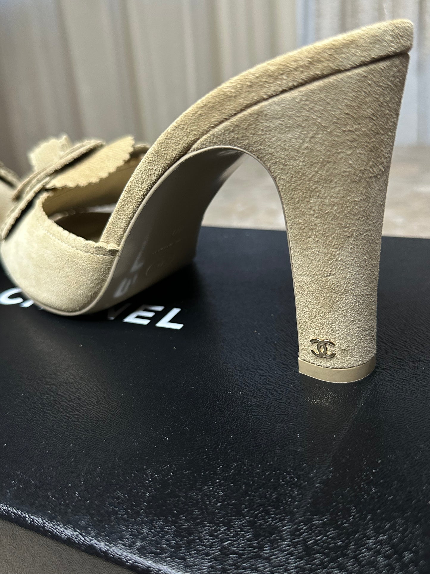 Chanel 24B Beige Suede Mules Size 40 | 4” Heel | Worn Once| Luxury Designer Clogs