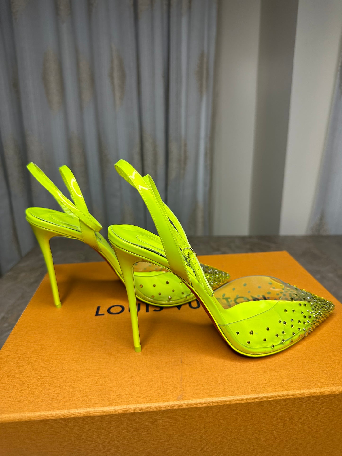 Christian Louboutin Green Stiletto Heels Size 40.5 | Elegant Designer Pumps | New in Box