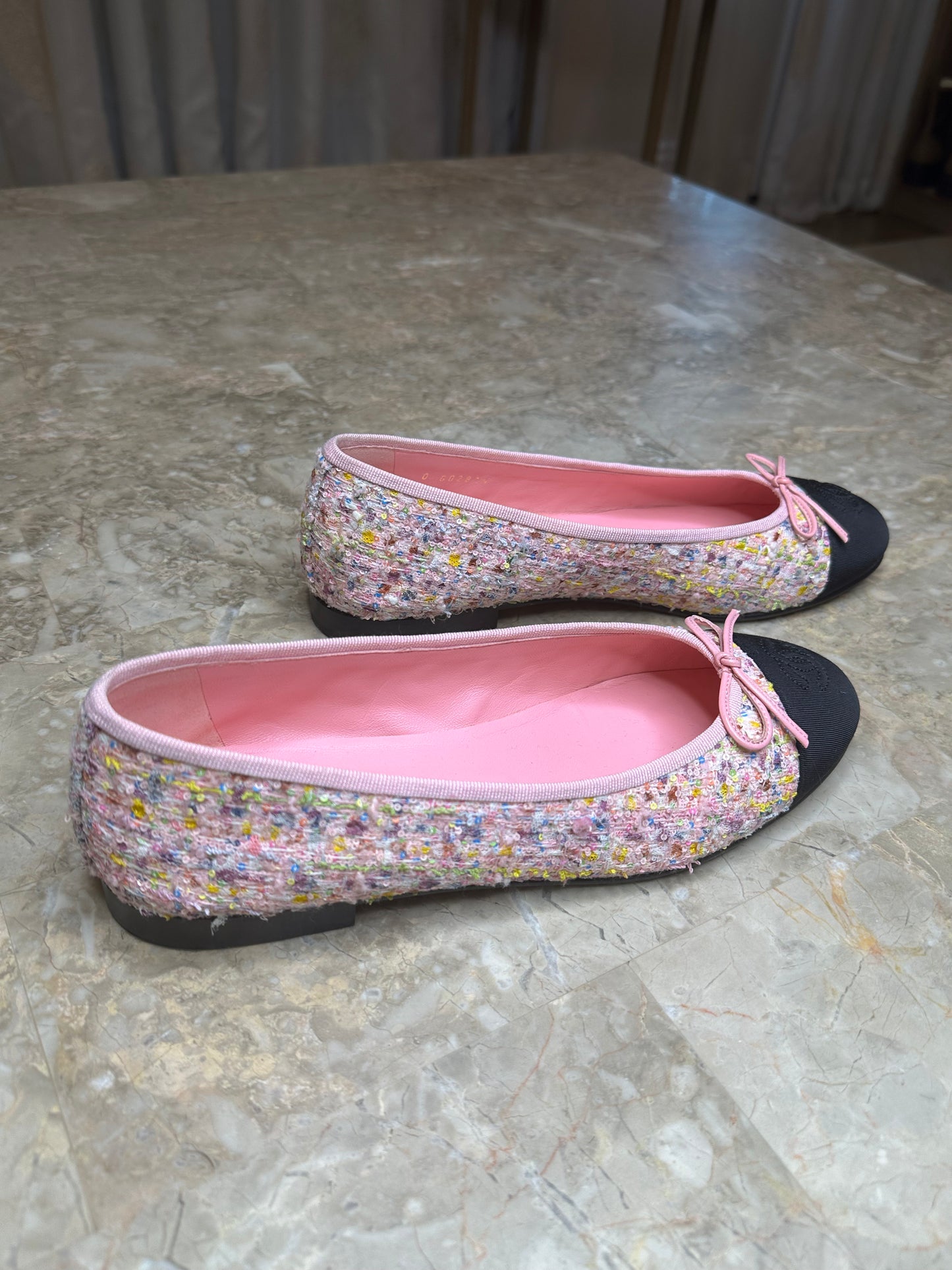 Chanel Cambon Tweed Ballet Flats Pink Multicolor CC Cap Toe EU 39.5 Authentic with Box