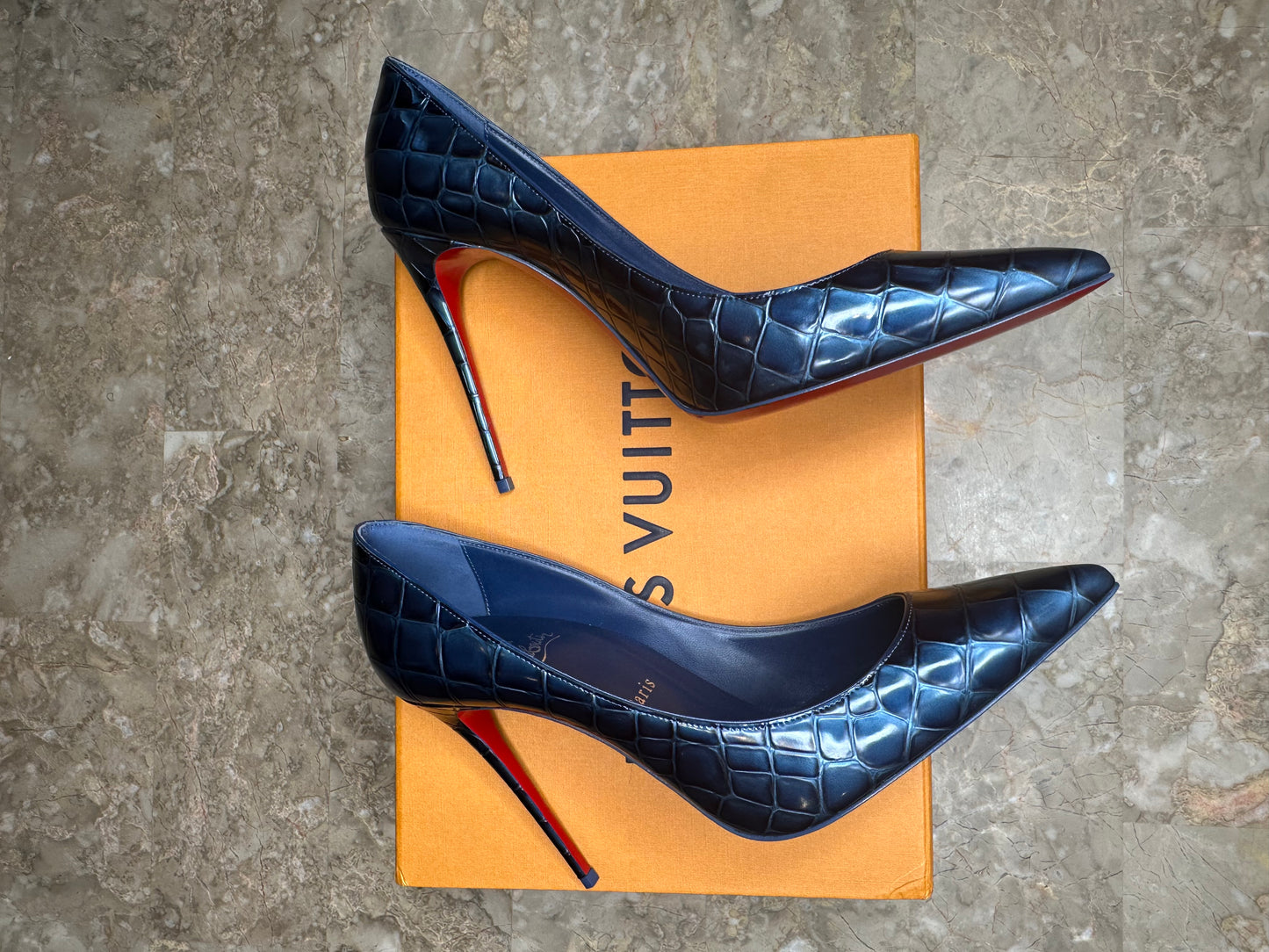 Christian Louboutin So Kate 100 Alligator Embossed Leather Pumps Navy Blue EU 40 Authentic