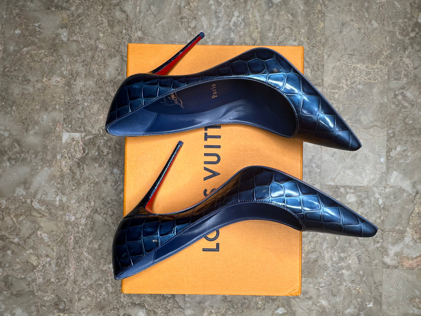 Christian Louboutin So Kate 100 Alligator Embossed Leather Pumps Navy Blue EU 40 Authentic