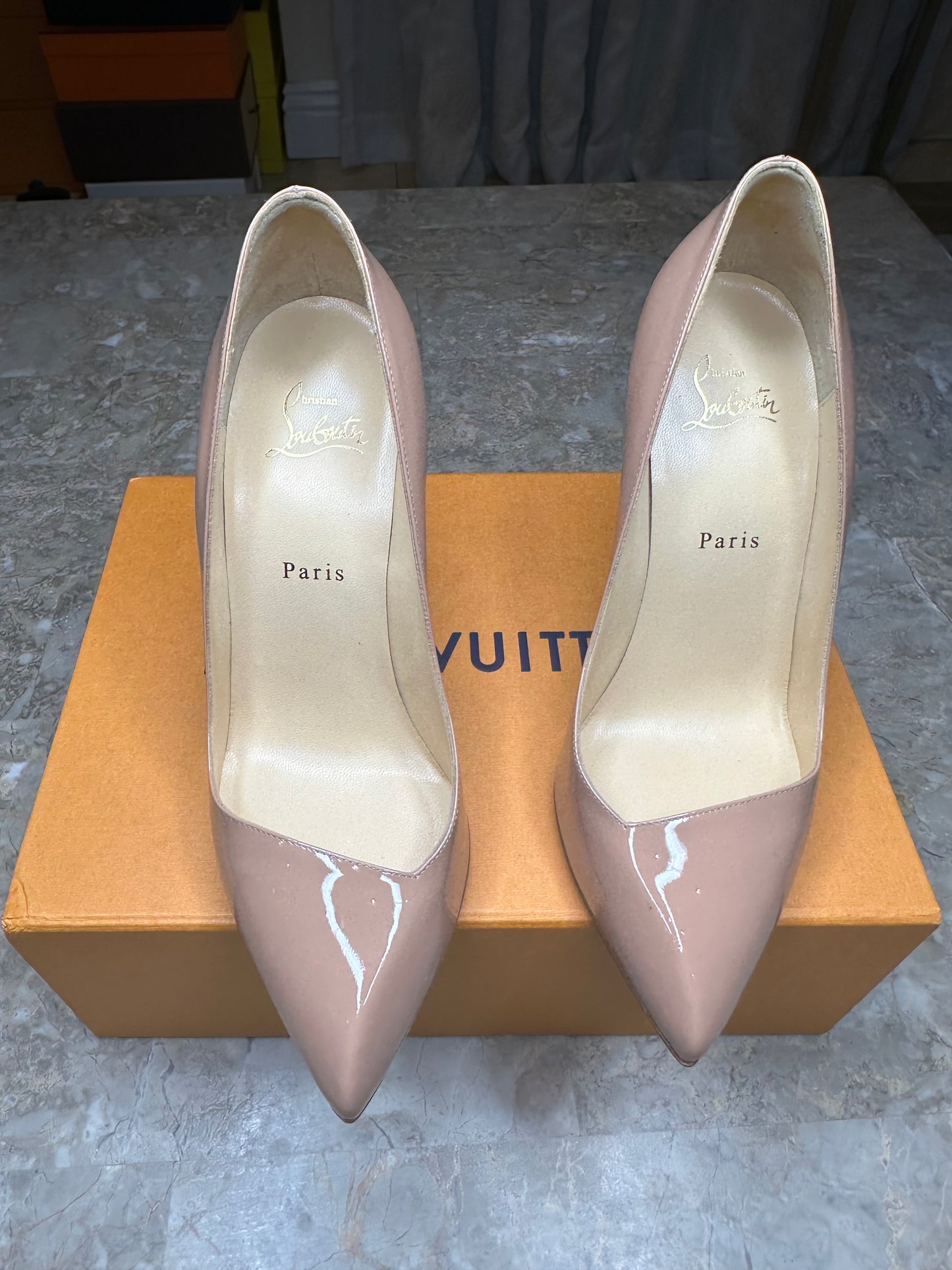 Christian Louboutin So Kate 120 Patent Leather Pumps Nude Beige EU 40 Authentic