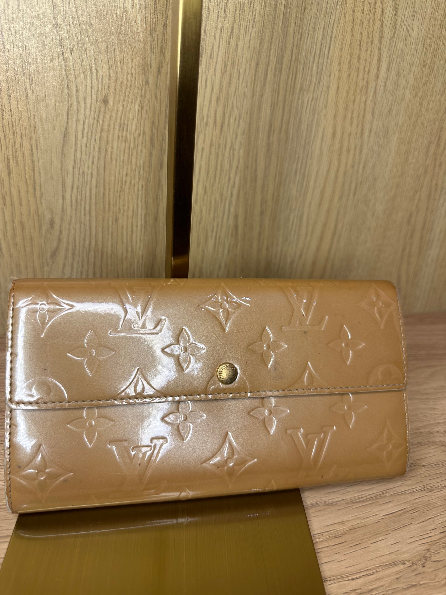 Louis Vuitton Vernis Sarah Wallet | Beige Monogram Patent Leather Long Wallet