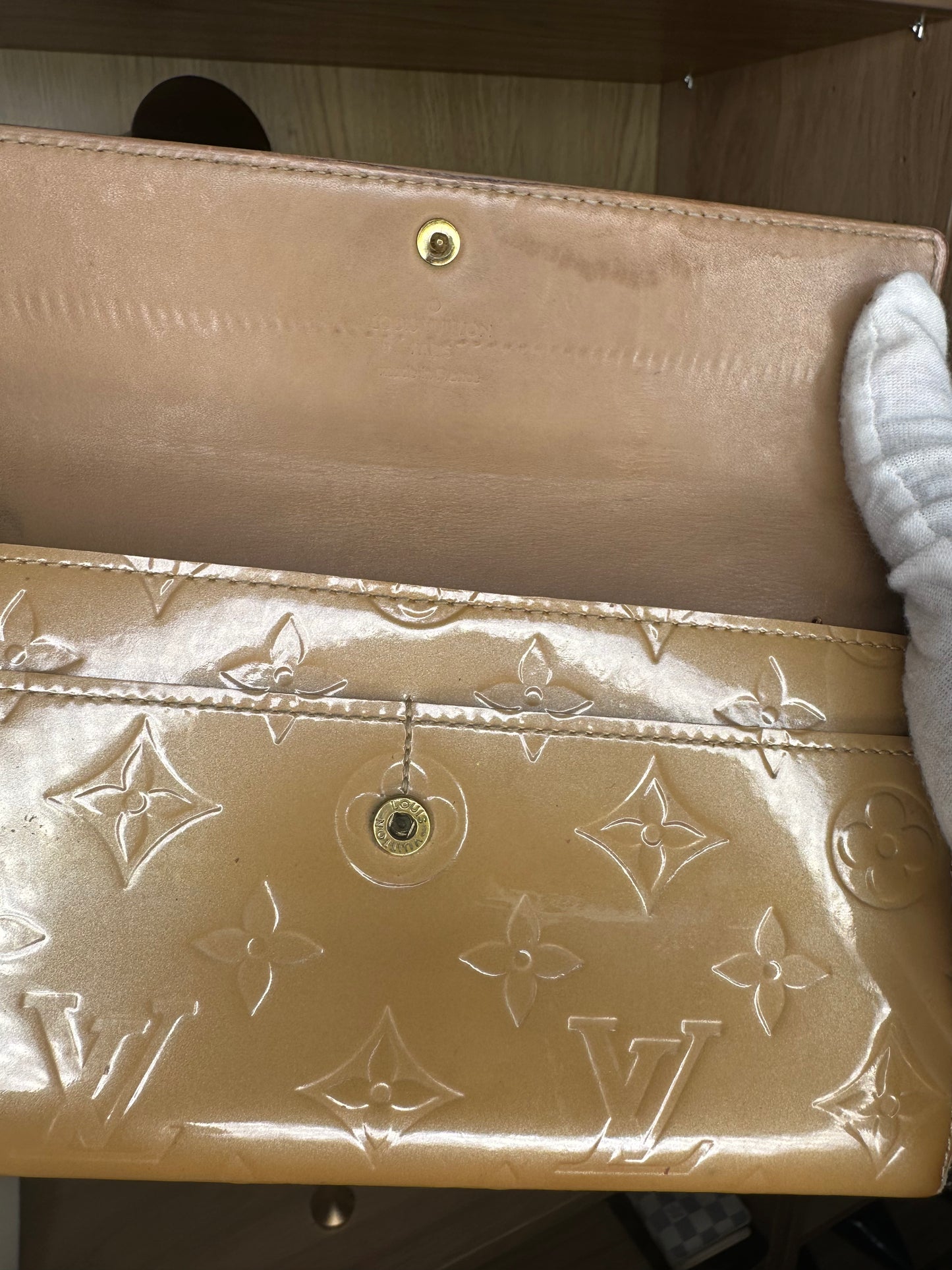 Louis Vuitton Vernis Sarah Wallet | Beige Monogram Patent Leather Long Wallet