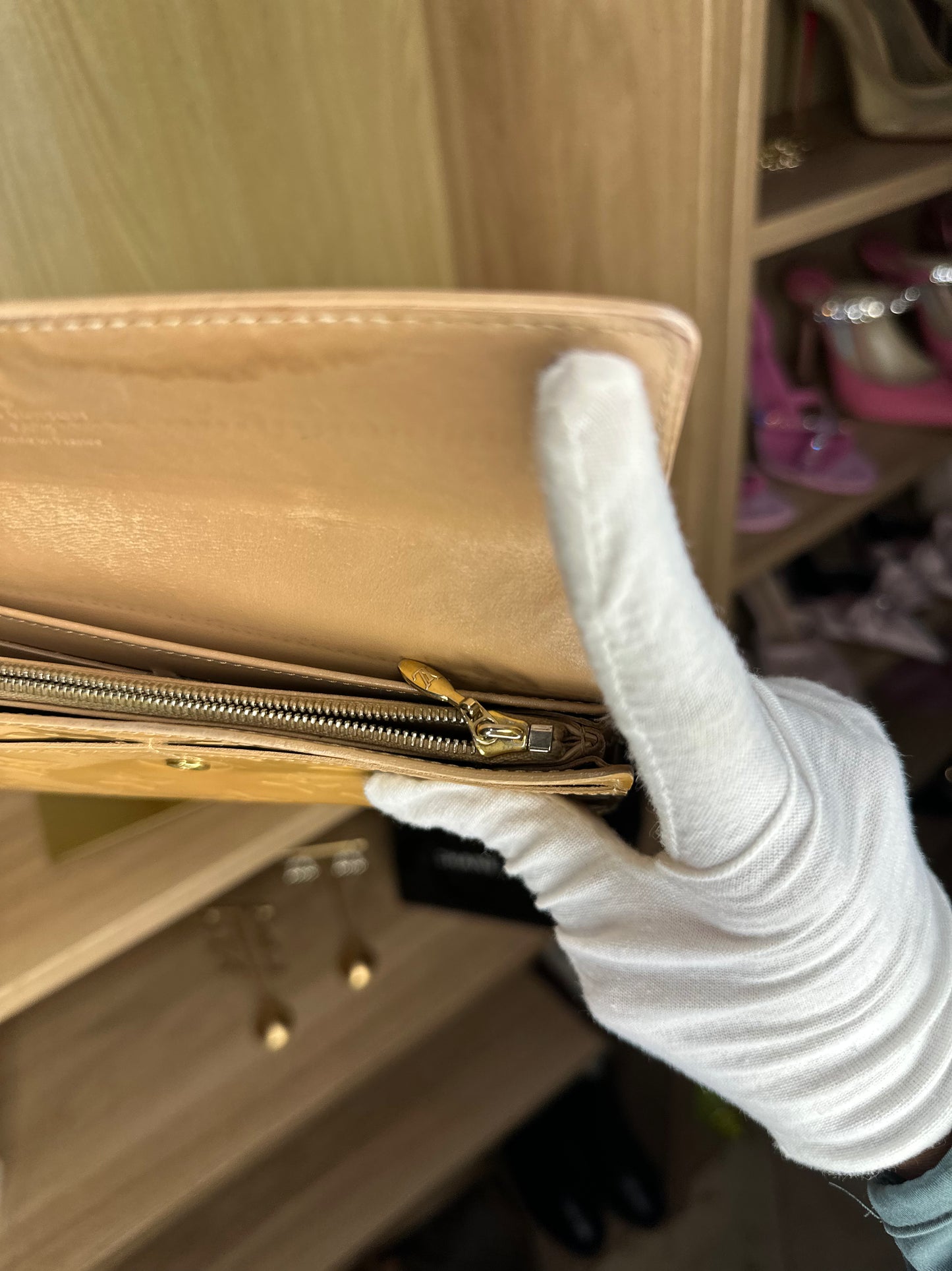 Louis Vuitton Vernis Sarah Wallet | Beige Monogram Patent Leather Long Wallet