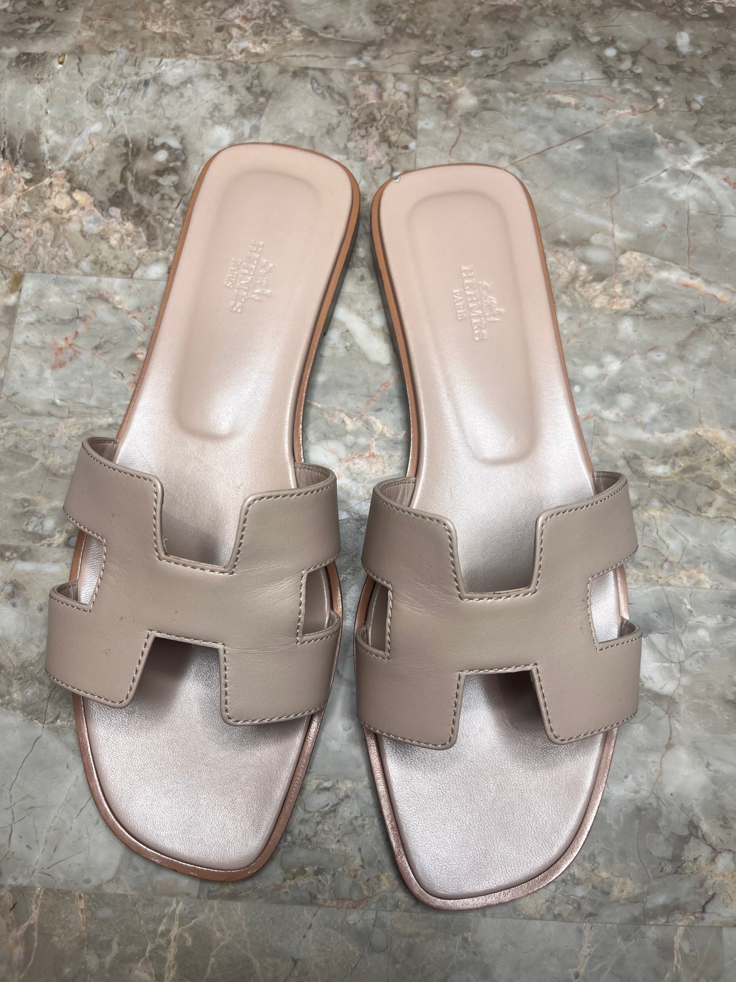 Hermès Oran Sandals Étoupe Epsom Leather – Women’s Size 40