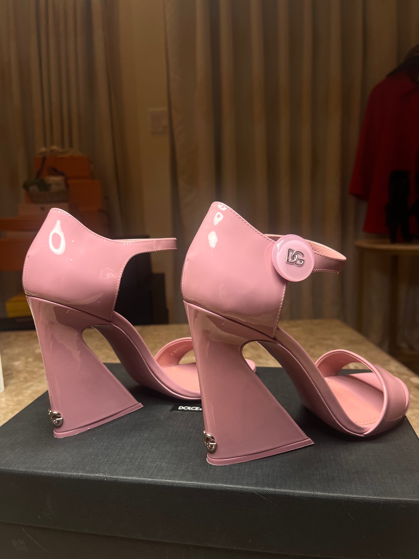 Dolce & Gabbana Pink Patent Leather DG Logo Heels Sandals – Women’s Size 40