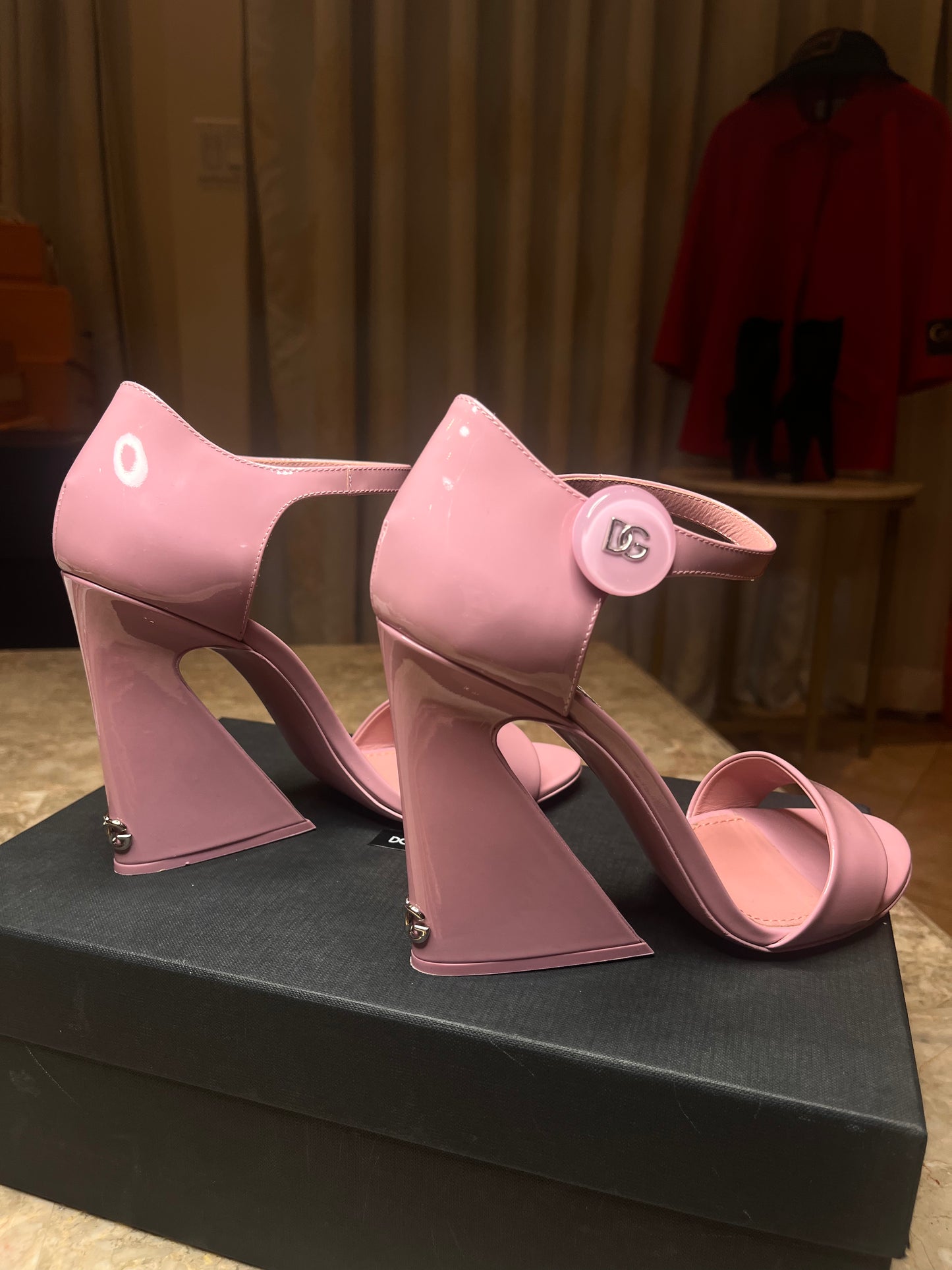 Dolce & Gabbana Pink Patent Leather DG Logo Heels Sandals – Women’s Size 40