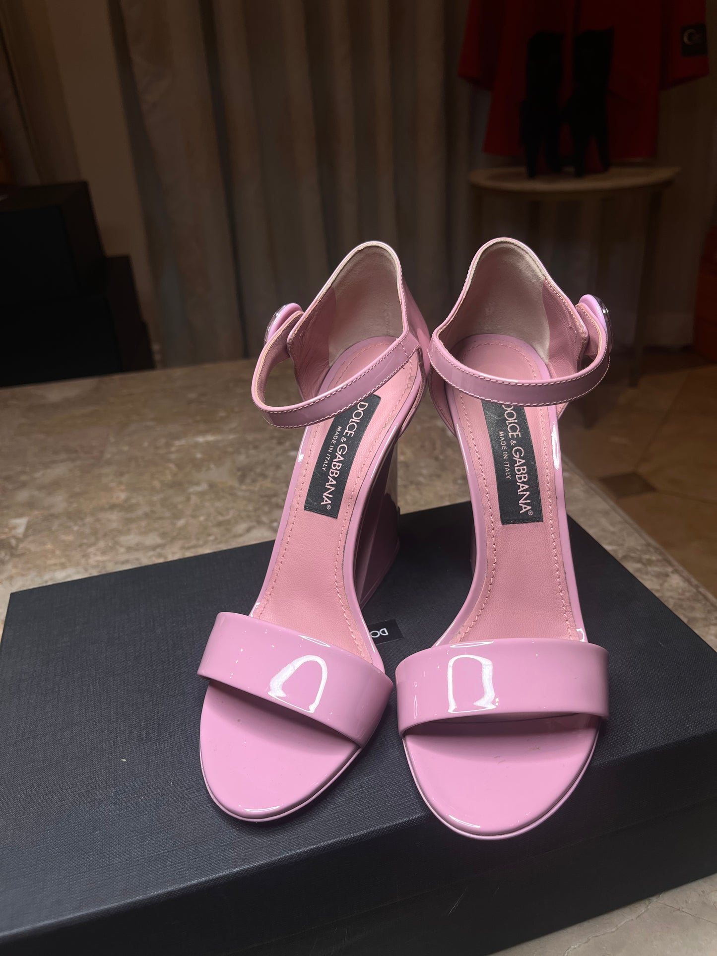 Dolce & Gabbana Pink Patent Leather DG Logo Heels Sandals – Women’s Size 40