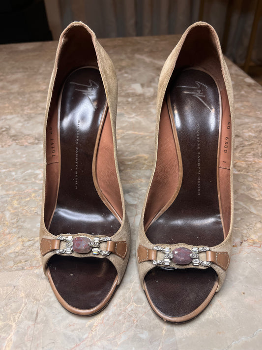 Giuseppe Zanotti Beige Suede Peep Toe Pumps with Crystal Detail – Women’s Size 40