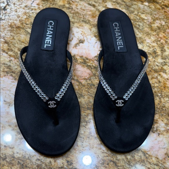 CHANEL Black Rhinestone Thong Sandals with Silver Accents – Size 40 (Pre-Owned)