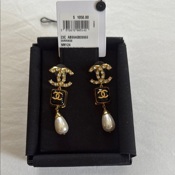 CHANEL Gold & Black Pearl Drop Earrings (Pre-Owned)