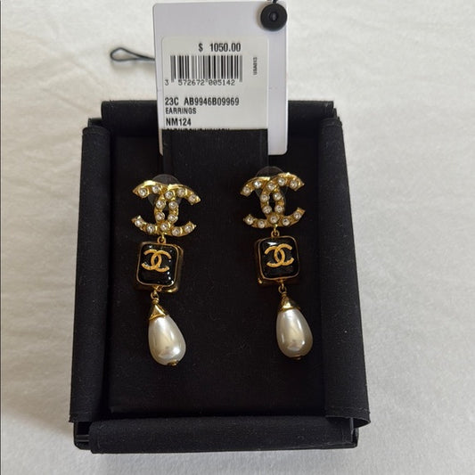 CHANEL Gold & Black Pearl Drop Earrings (Pre-Owned)
