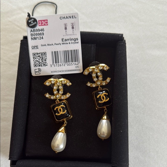 CHANEL Gold & Black Pearl Drop Earrings (Pre-Owned)
