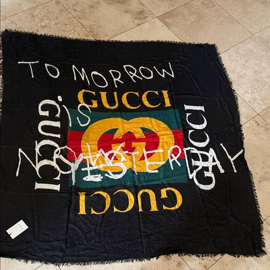 GUCCI Black Multicolor Logo Silk Modal Scarf – “Coco Capitan” Design (Pre-Owned)